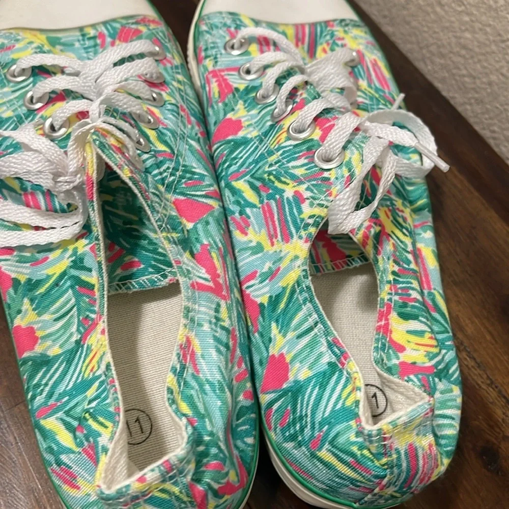 Women’s green pink floral fashionion sneakers size  11 - Picture 5 of 11